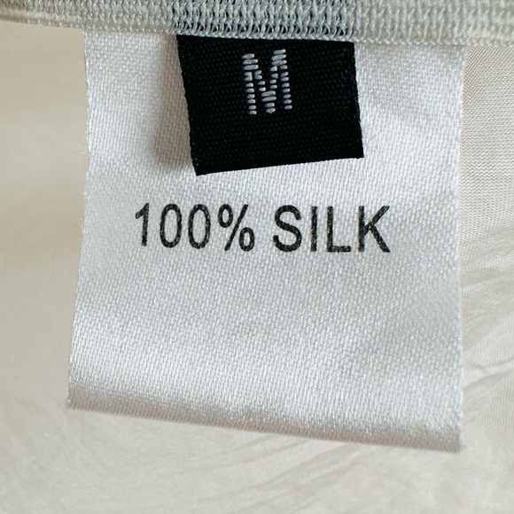 Chloe 100% silk light gray ruffled embellished blouse top - Picture 12 of 12